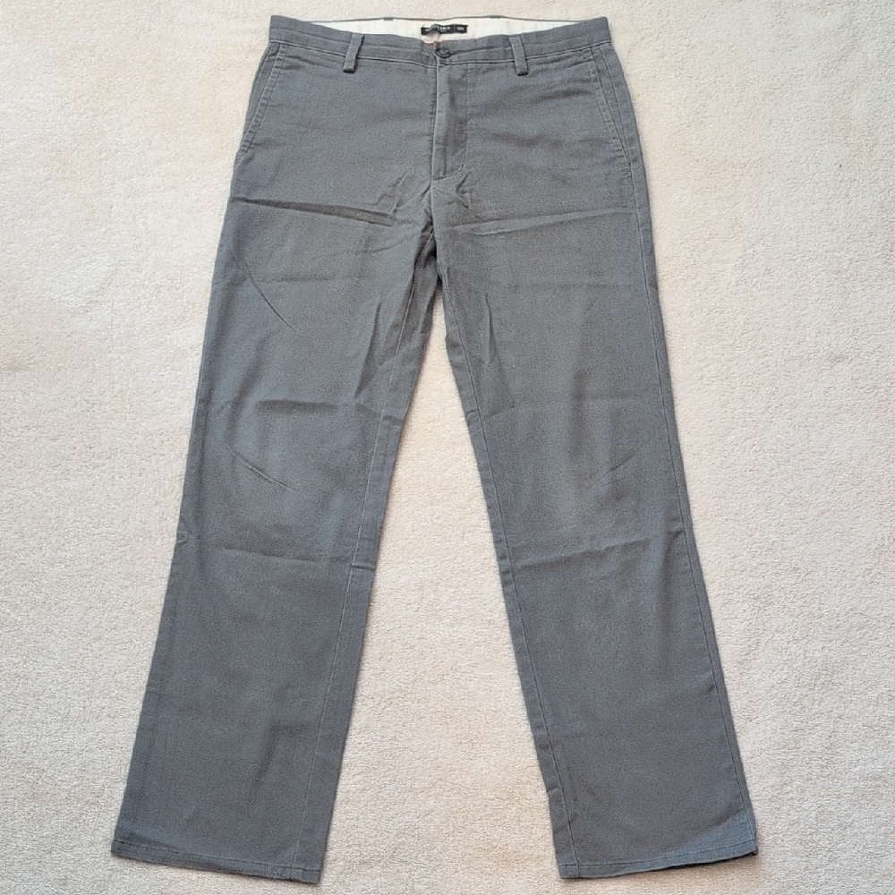 Dockers D1 Slim Fit Gray Khaki Pants 31x32 Flat Front Chinos